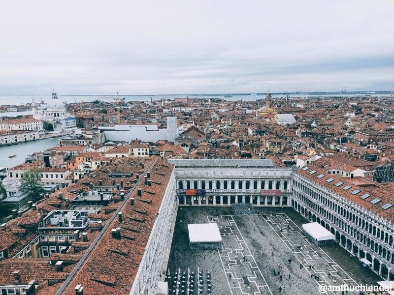 Quảng trường St. Mark nhìn từ trên cao Venice