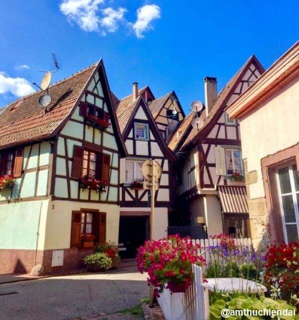 Kiến trúc nửa gỗ có ở khắp nơi tại Ribeauvillé và Alsace nói chung