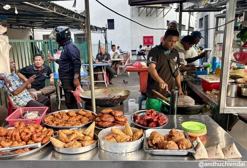 Transfer Road Roti Bakar Telor Goyang - quán Roti rất nổi tiếng với dân địa phương tại Penang