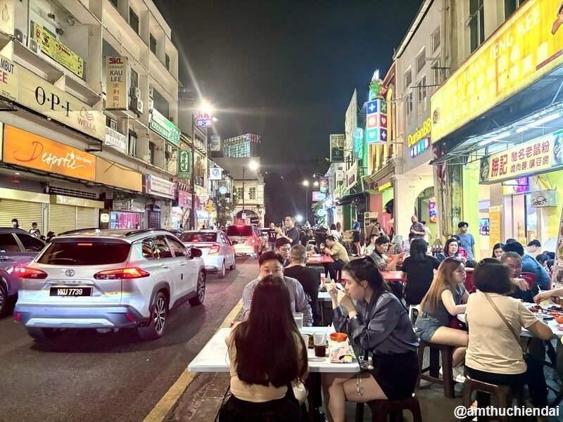 Jalan Sultan - một trong những con đường ẩm thực tấp nập nhất tại Chinatown