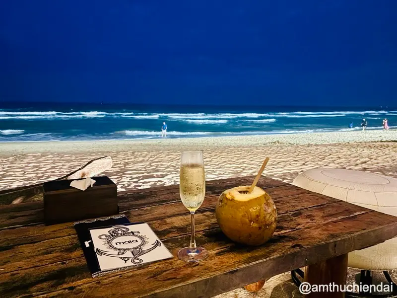MAIA Beach Bar