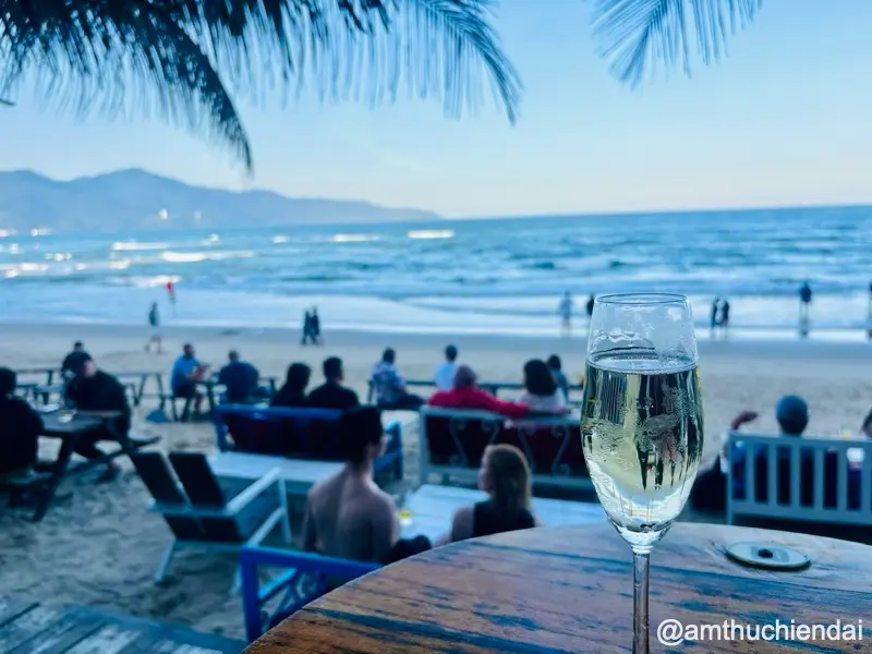 Paradise Beach Bar & Cinema