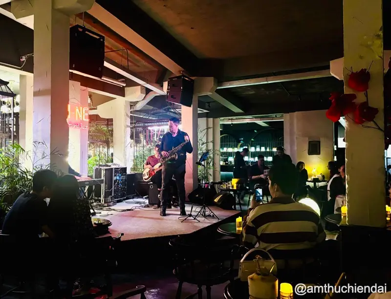 Xi Nê Bistro & Jazz