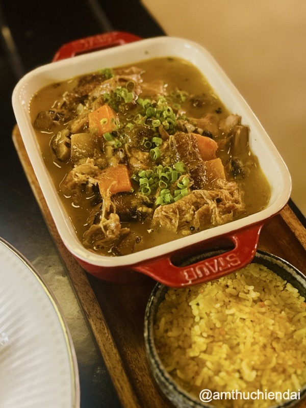 Thỏ hầm vang trắng và mù tạt