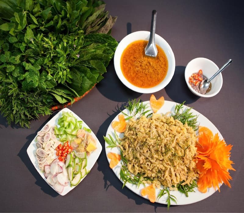 Gỏi cá nhệch: Nhà hàng Vũ Bảo