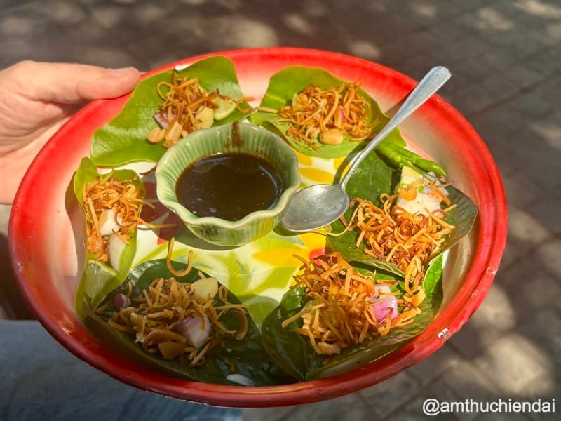 Miang Kham tại quán Ruean Nom Sod nổi tiếng