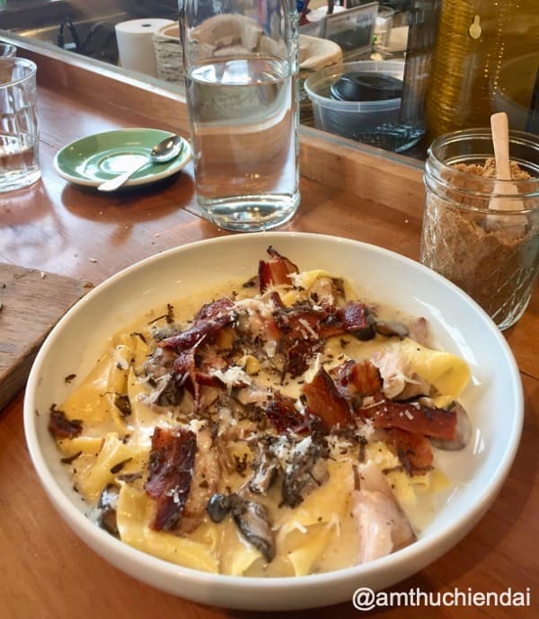 ROAST COFFEE & EATERY