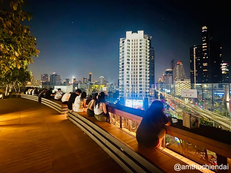 Sân thượng Samyan Mitrtown