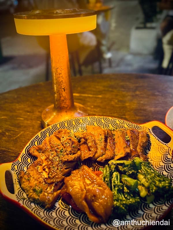 iBERICO - TAPAS y VINO