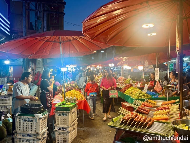 Chợ đêm Warorot tại khu phố Tàu Chinatown